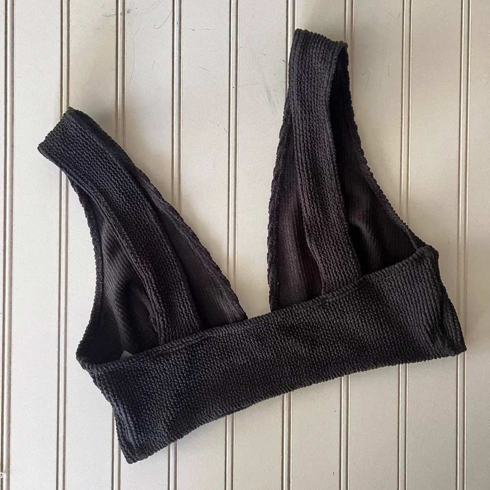 Lulu’s Black Bikini - Picture 3 of 5